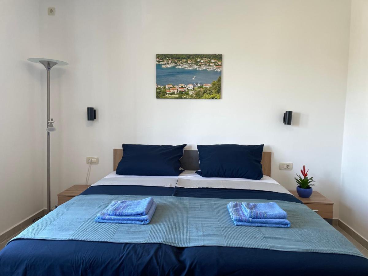 Superior Rooms Sea Side View Rab Town Buitenkant foto