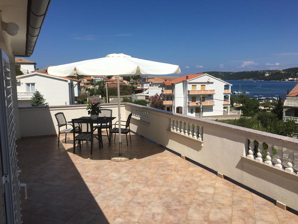 Superior Rooms Sea Side View Rab Town Buitenkant foto